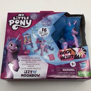 My Little Pony Izzy Moonbow Cutie Mark Magic Hoof to Heart   Pony Figure